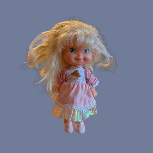 Cherry Merry Muffin Doll – Mattel (1988)